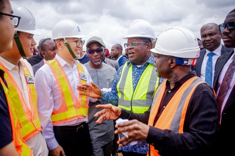 Umahi Praises Otti’s Leadership as Tinubu Approves Federal Roads Handover to Abia